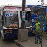 Una mujer murió tras ser arrollada y quedar atrapada en medio de dos buses en Guayaquil